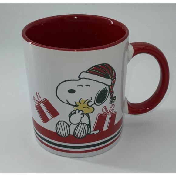 Charlie Brown Snoopy Large 20oz Coffee Mug Merry Christmas 2024 Bioworld - Picture 1 of 7
